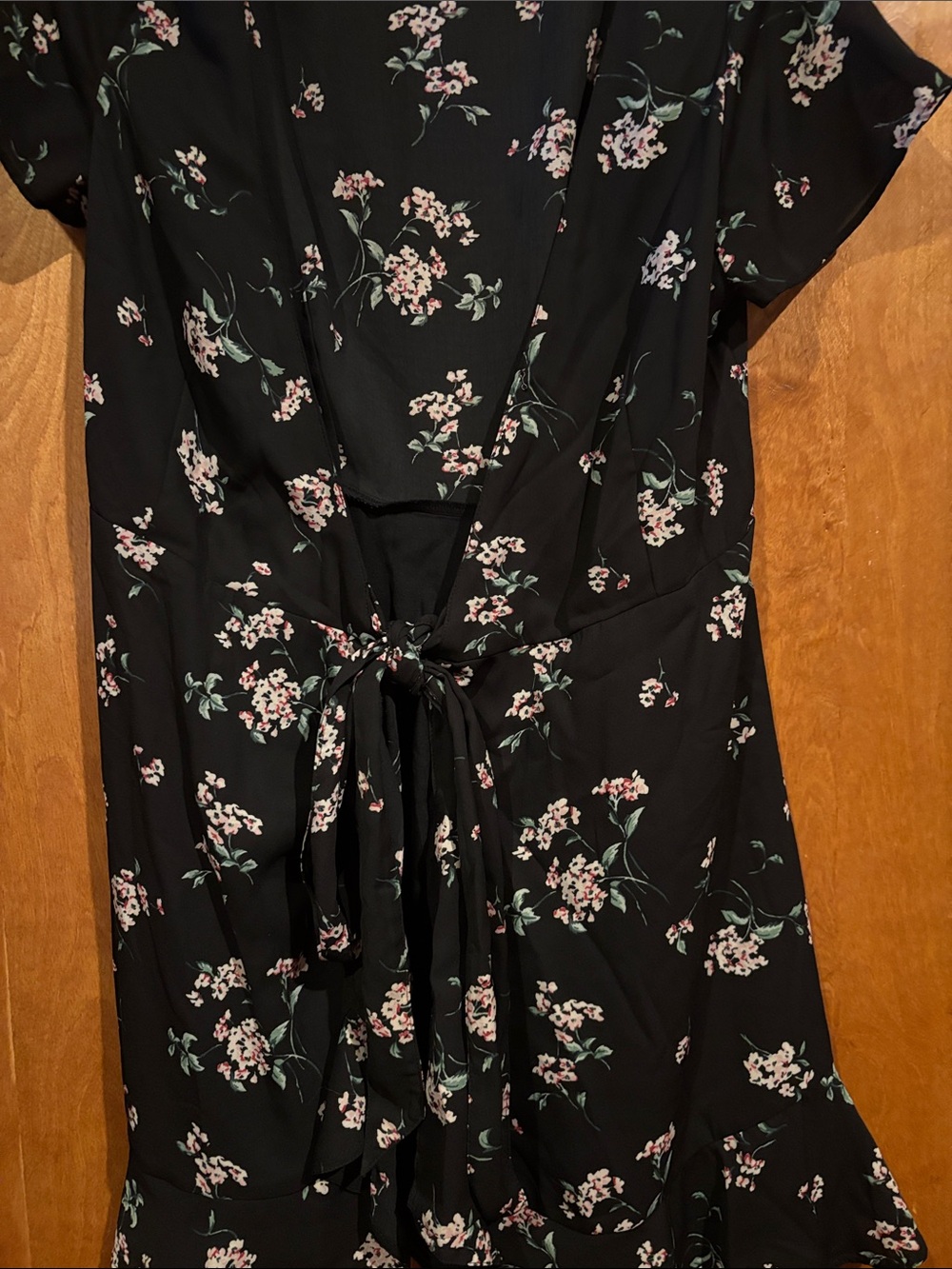 Abercrombie & Fitch Black Floral Tie-Front Dress